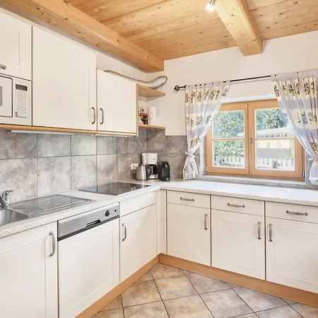 Huber Будинок відпочинку *